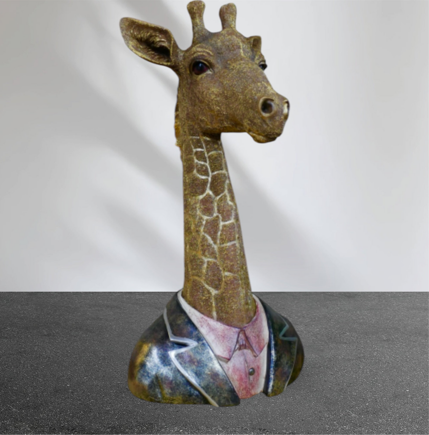 Detailed Resin Giraffe Bust – Elegant Free-Standing Sculpture