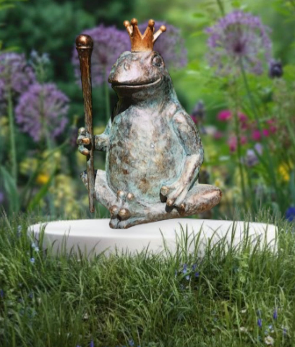 King Frog Resin Ornament - Indoor/Outdoor Decor | Sign of the times Stoke