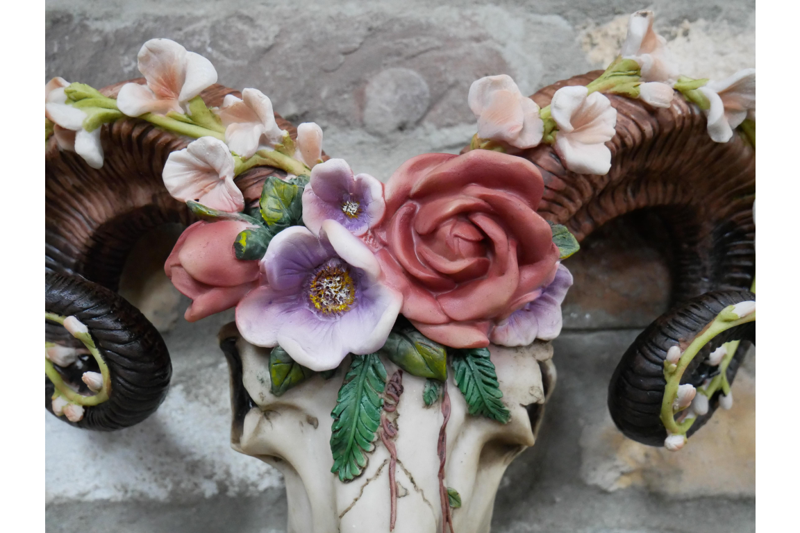 Floral Ram Skull Wall Head – Rustic Wall Décor with Intriguing Charm