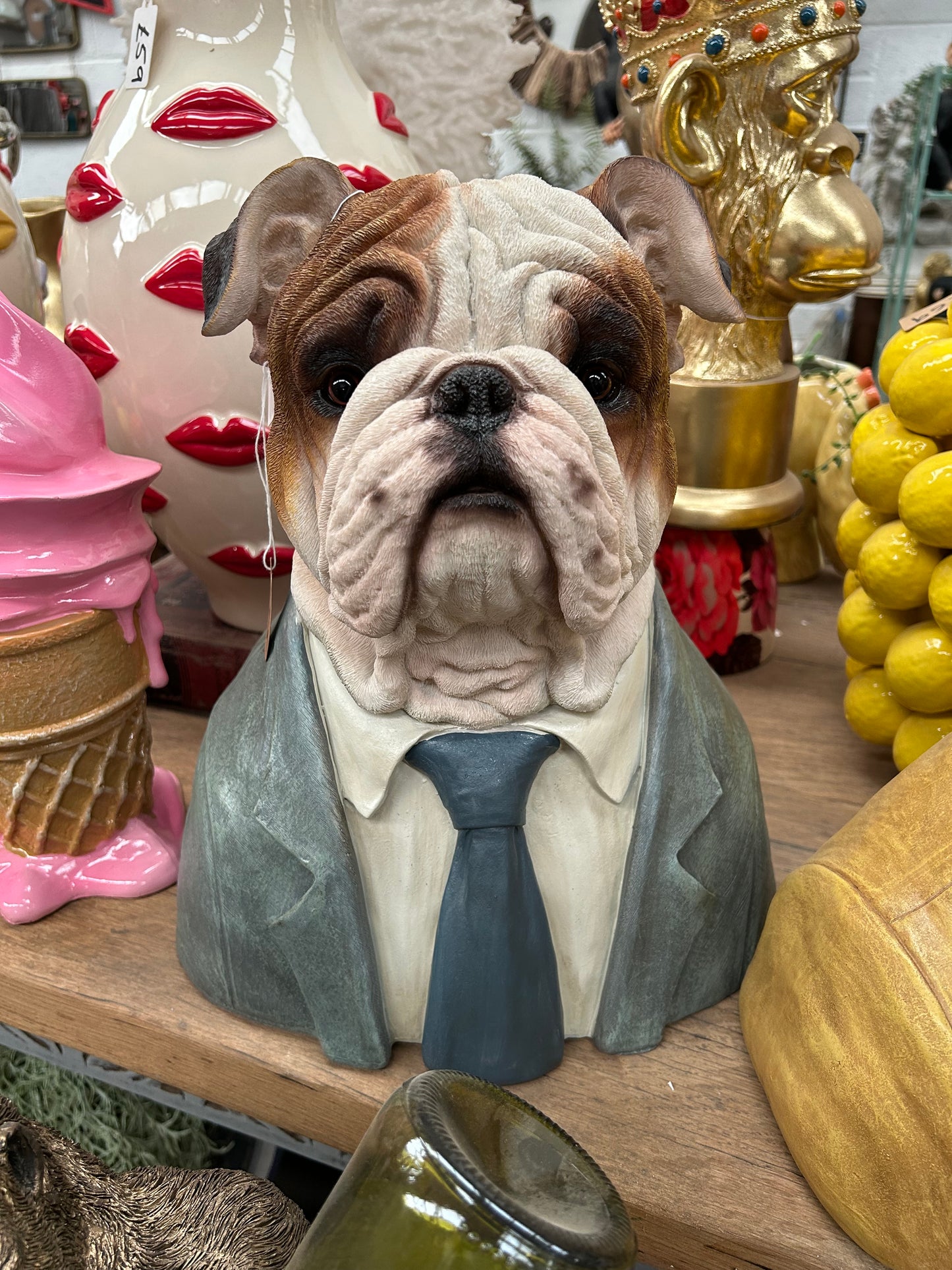 Large Bulldog Bust – Bold & Distinguished Dog Sculpture
