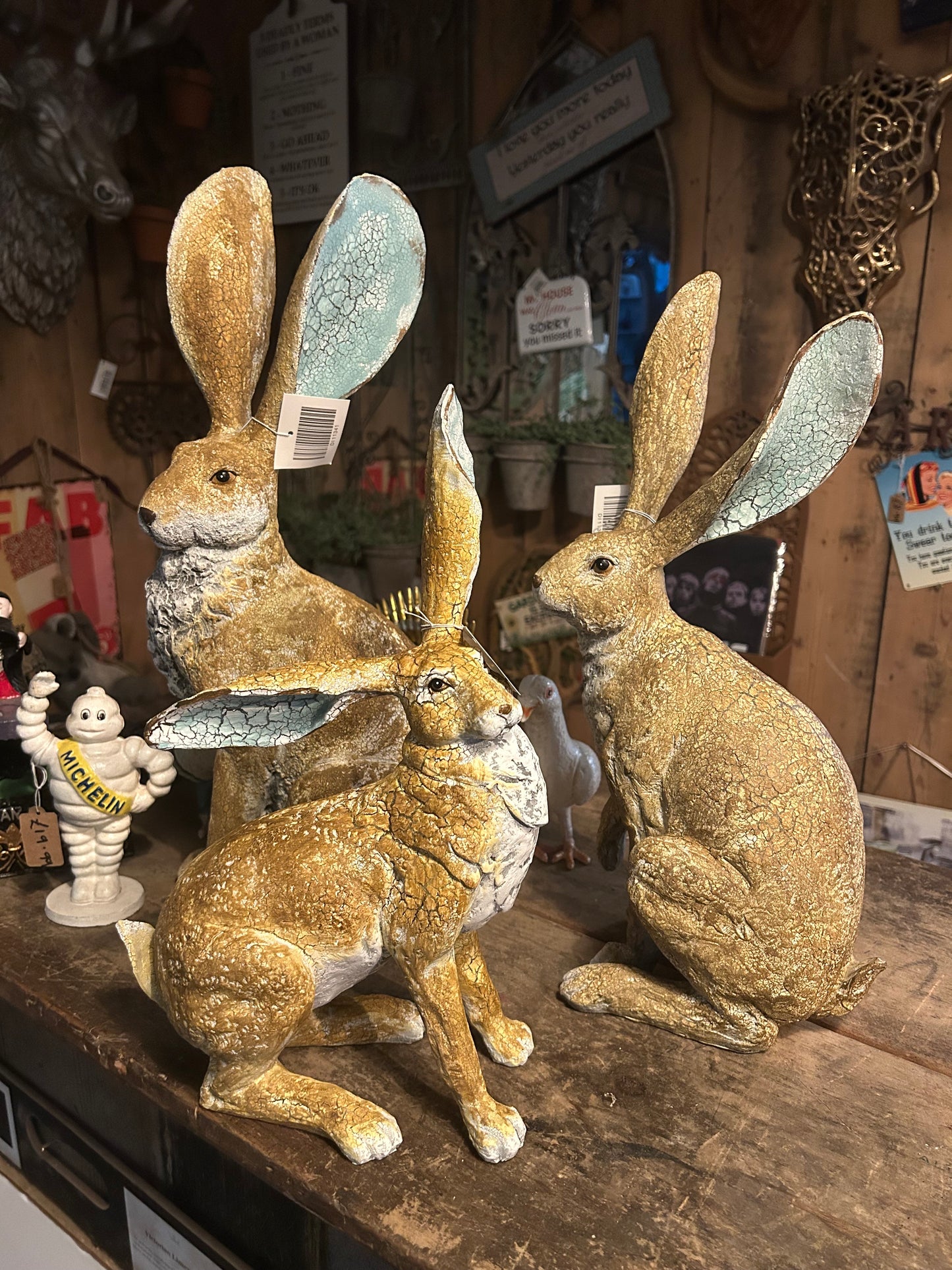 Delightful Hare Ornament – Elegant Resin Animal Sculpture