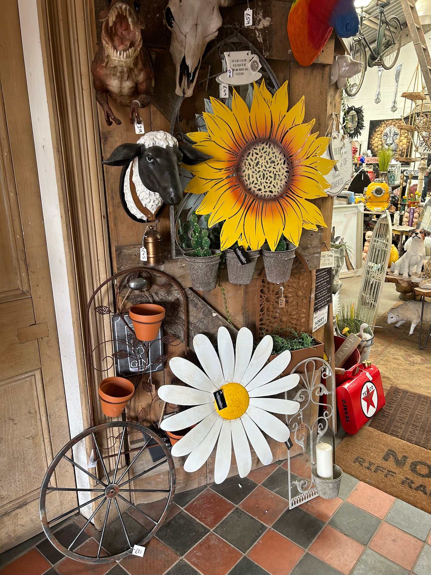 Sunflower Wall Art - Vibrant Metal Decor for Indoor/Outdoor | Sign of the times Stoke