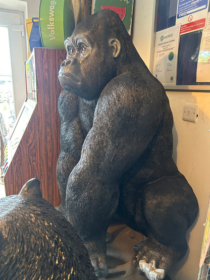 Large Resin Sitting Gorilla – Durable Indoor/Outdoor Sculpture | Sign of the times Stoke