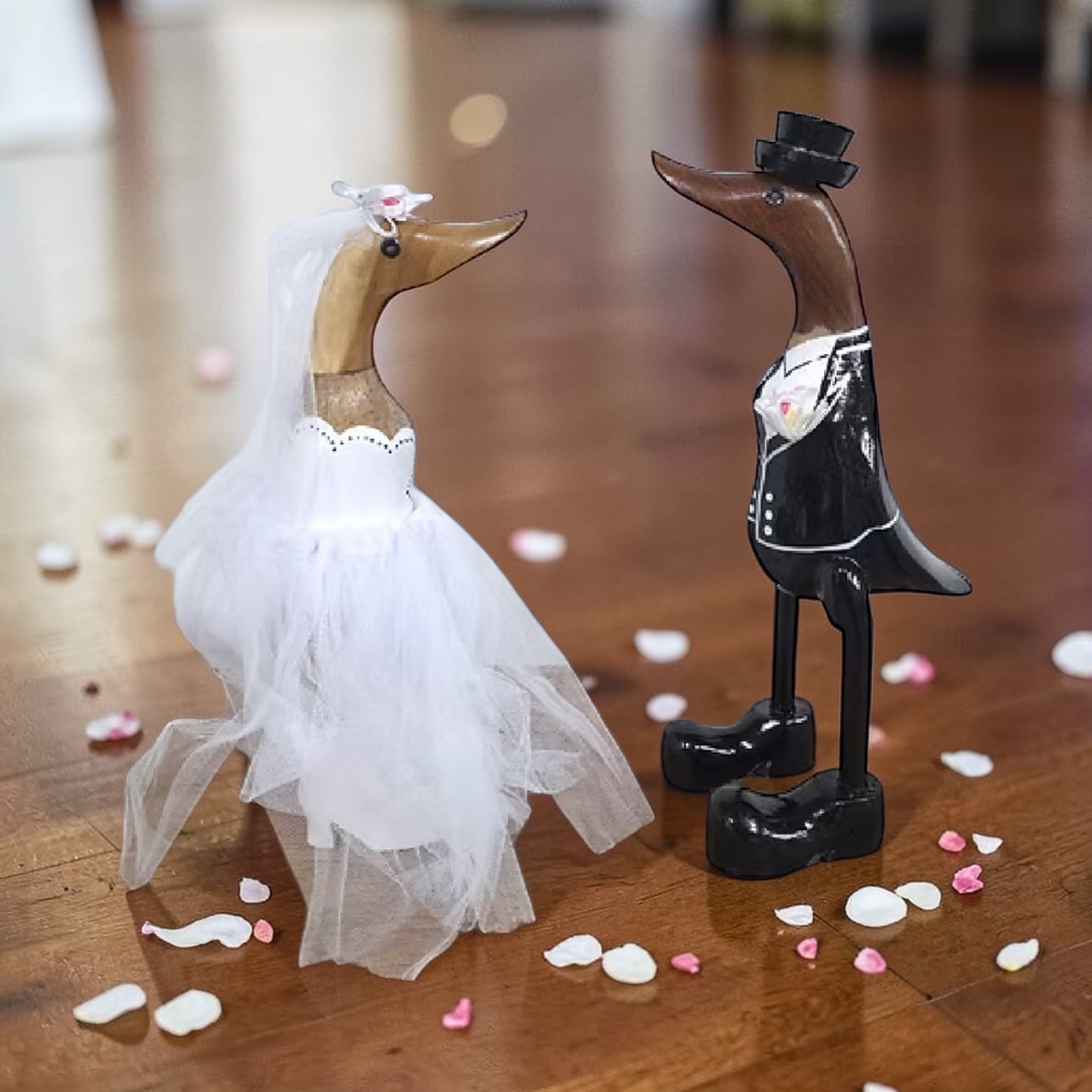 Wooden Duck Bride & Groom Set – 25cm Tall Wedding Ornament