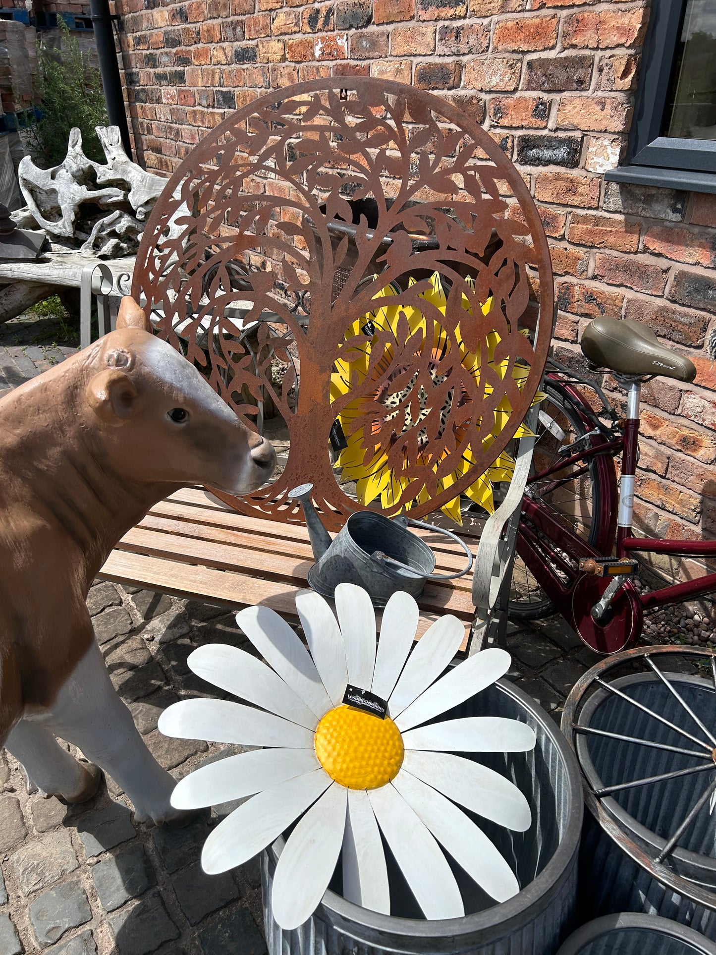 Daisy Metal Wall Art - Striking Indoor/Outdoor Decor | Sign of the times Stoke