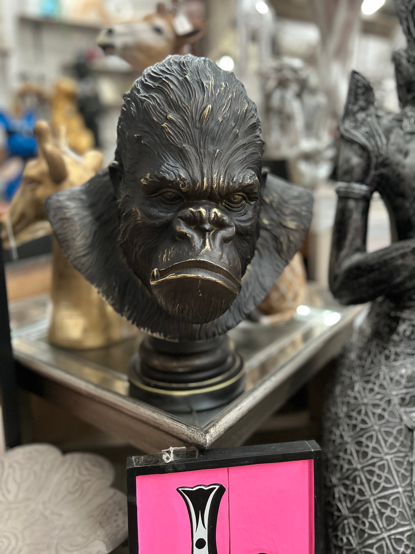 Gorilla Bust Sculpture – Striking Artistic Home Decor