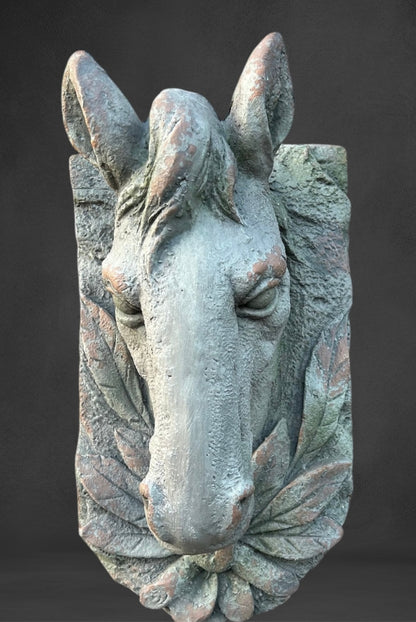 Wall-Mounted Stone-Look Horse Head - Elegant Horse Sculpture for Home Décor
