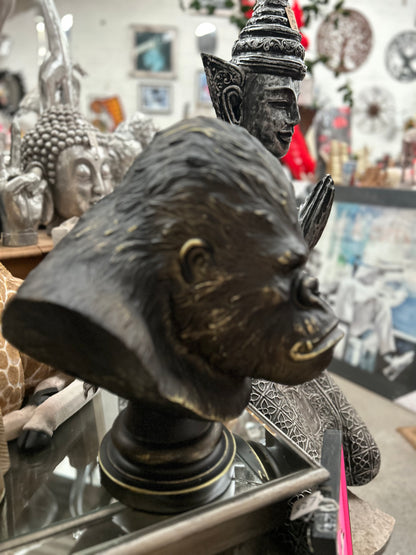 Gorilla Bust Sculpture – Striking Artistic Home Decor