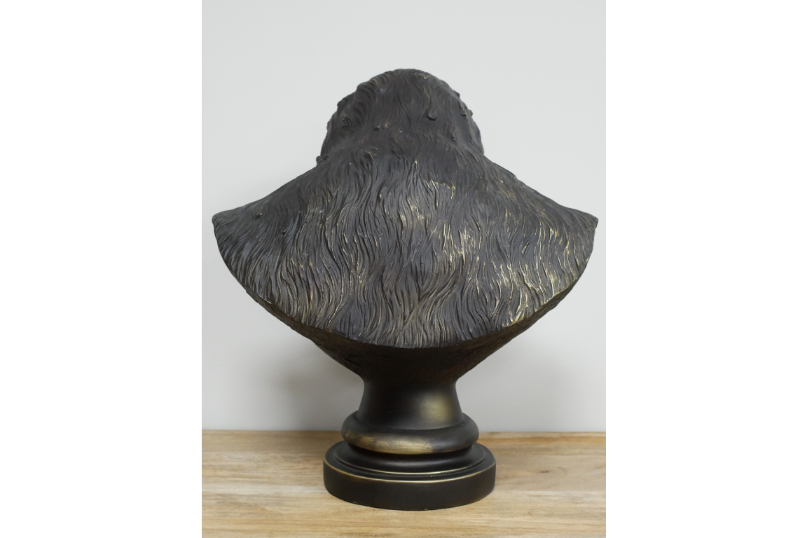 Gorilla Bust Sculpture – Striking Artistic Home Decor