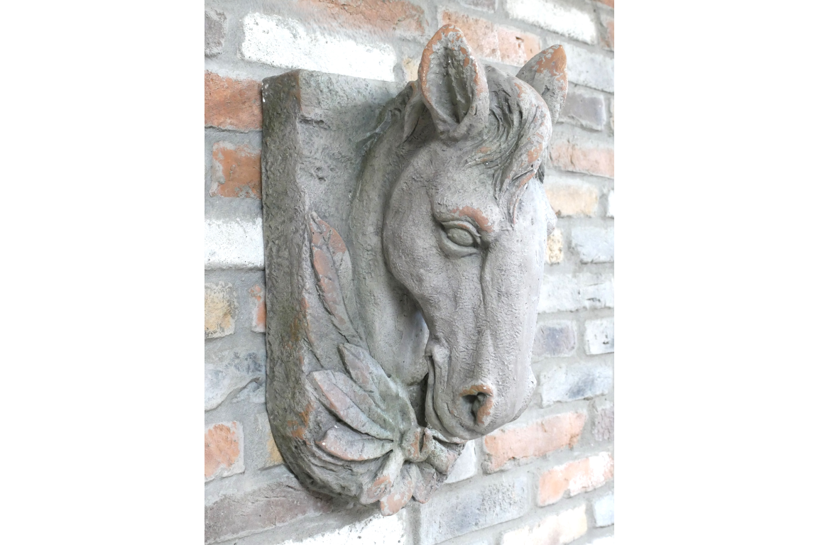 Wall-Mounted Stone-Look Horse Head - Elegant Horse Sculpture for Home Décor