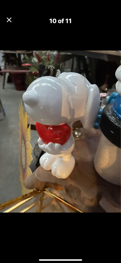 SIconic Snoopy Figure – Resin Character Ornament