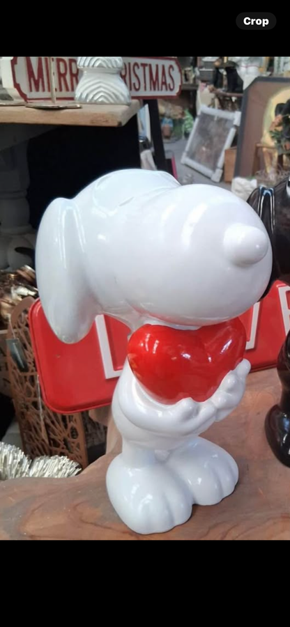 SIconic Snoopy Figure – Resin Character Ornament