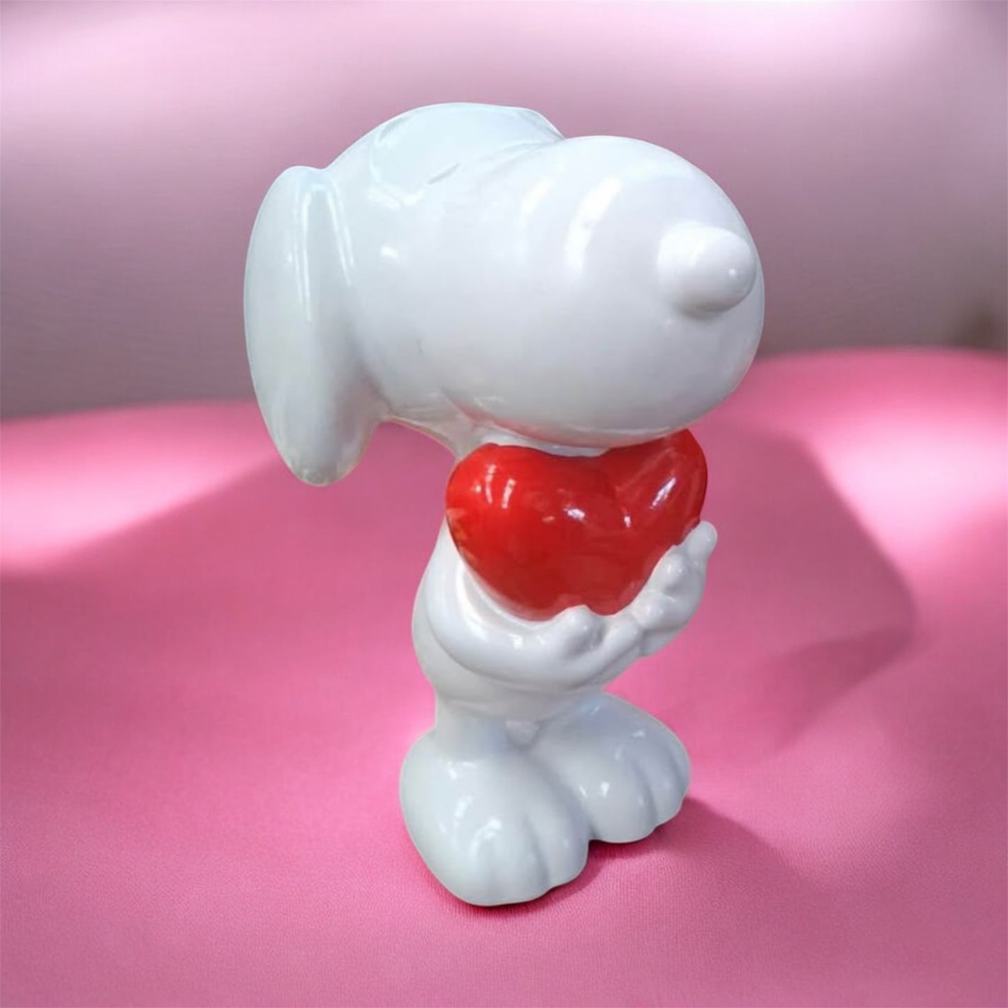 SIconic Snoopy Figure – Resin Character Ornament