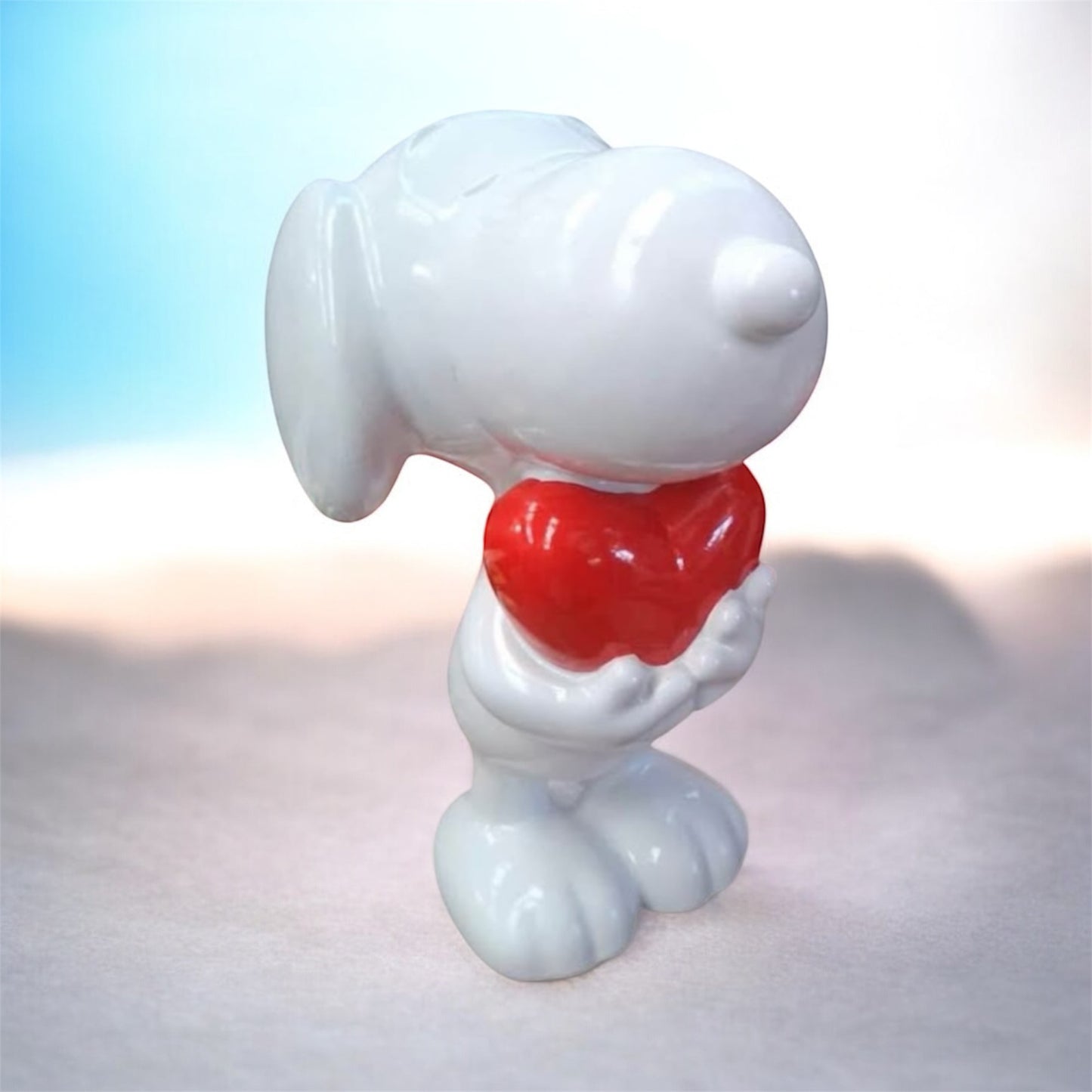 SIconic Snoopy Figure – Resin Character Ornament