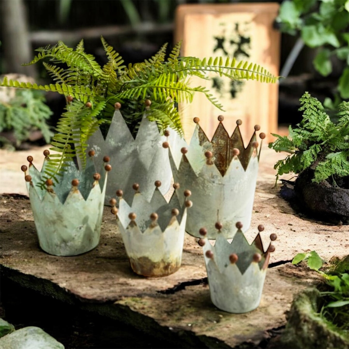 Set of 5 Oxidised-Metal Effect Crown Planters – Regal Garden & Home Décor