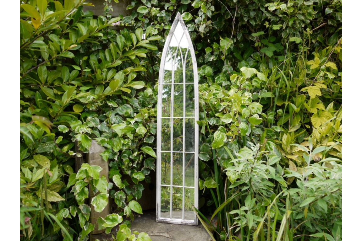 Gothic Metal Arch Mirror – Elegant Indoor/Outdoor Décor | Sign of the times Stoke