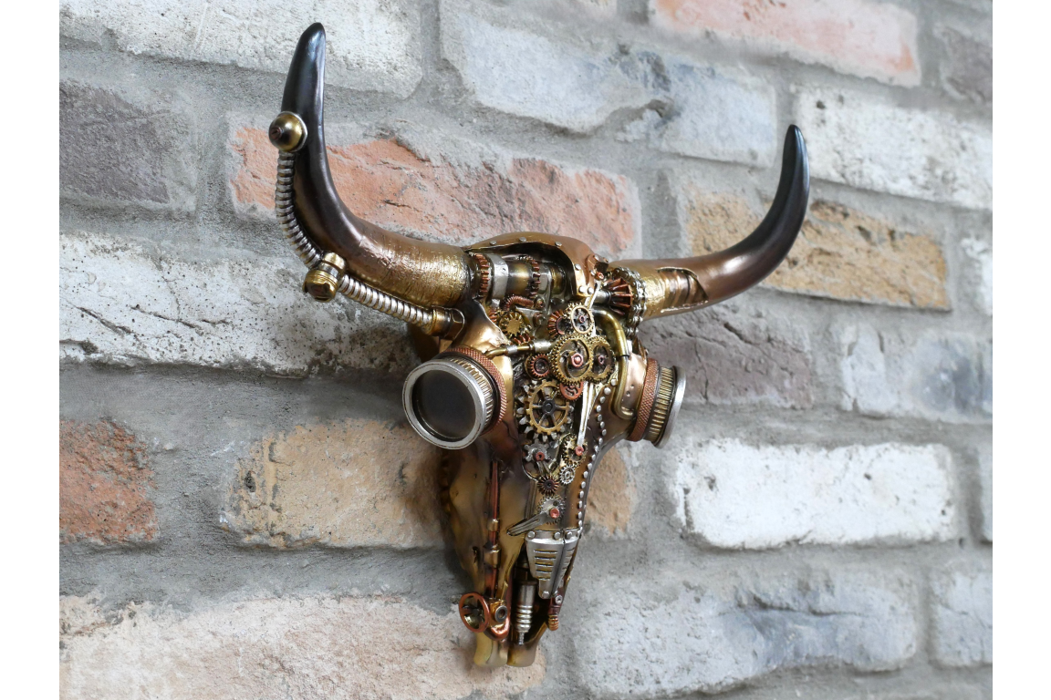 Steampunk Skull Ornament | Gothic Industrial Decor with Mechanical Detail