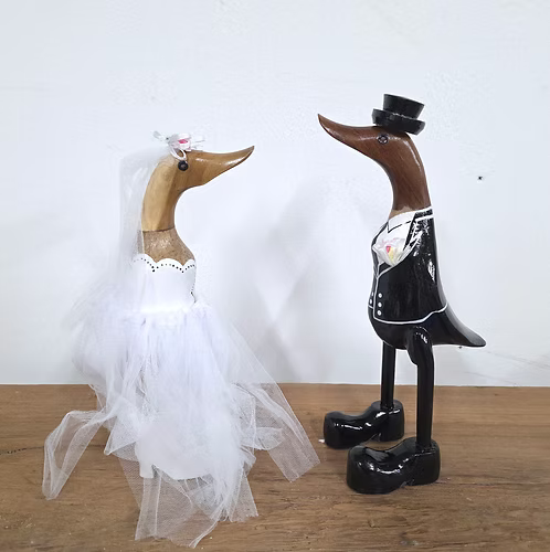 Wooden Duck Bride & Groom Set – 25cm Tall Wedding Ornament