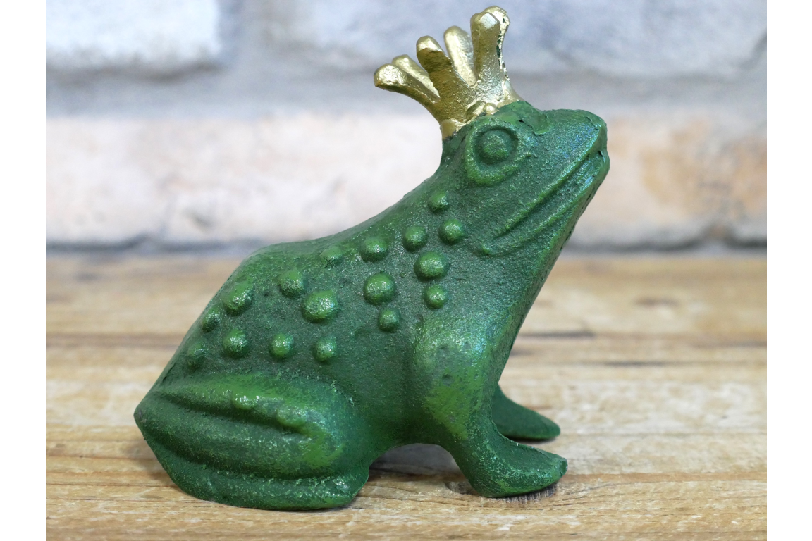 Cast Iron Frog – Rustic Decorative Garden Ornament