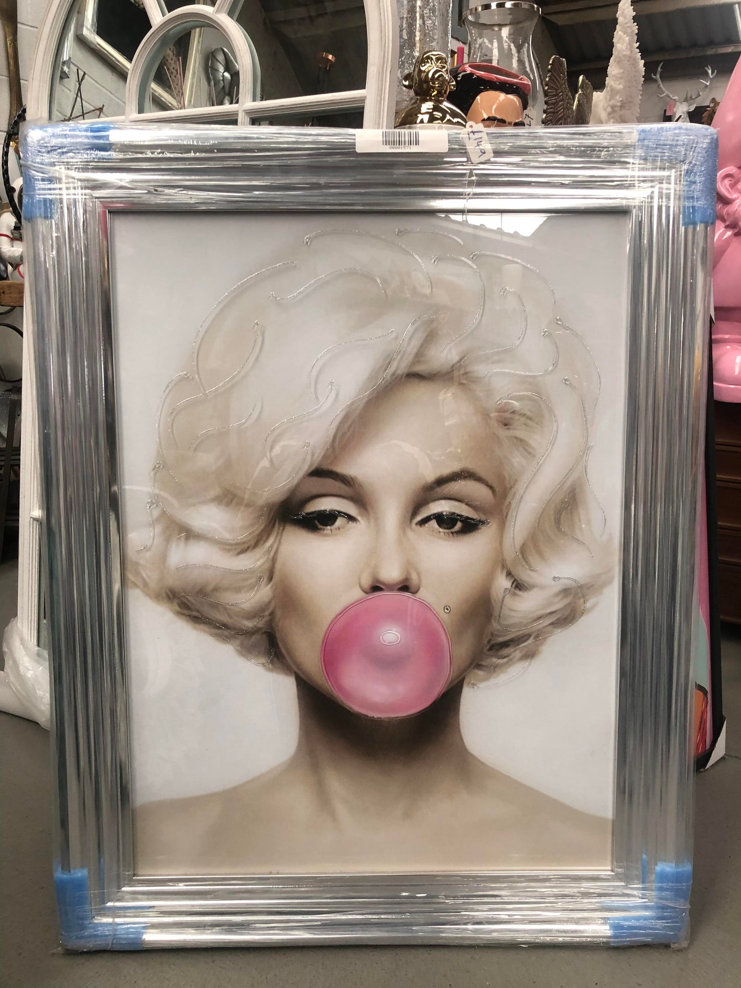 Premium Framed Marilyn Monroe Bubble Gum Print