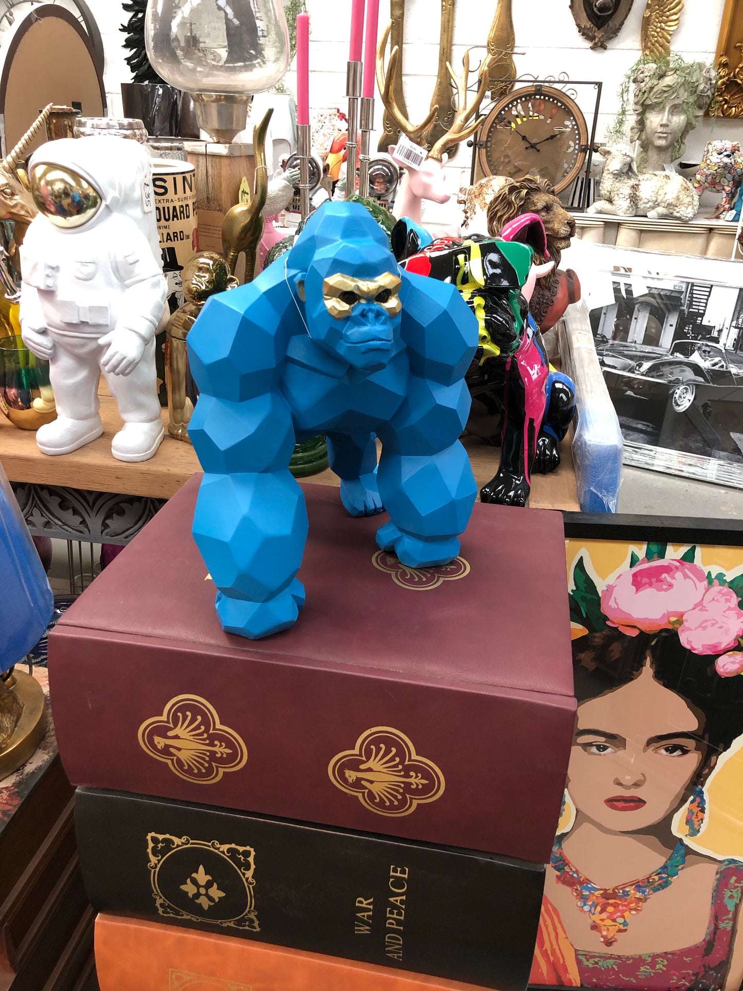 Vibrant Blue Gorilla Sculpture – Eye-Catching Resin Art | Sign of the times Stoke